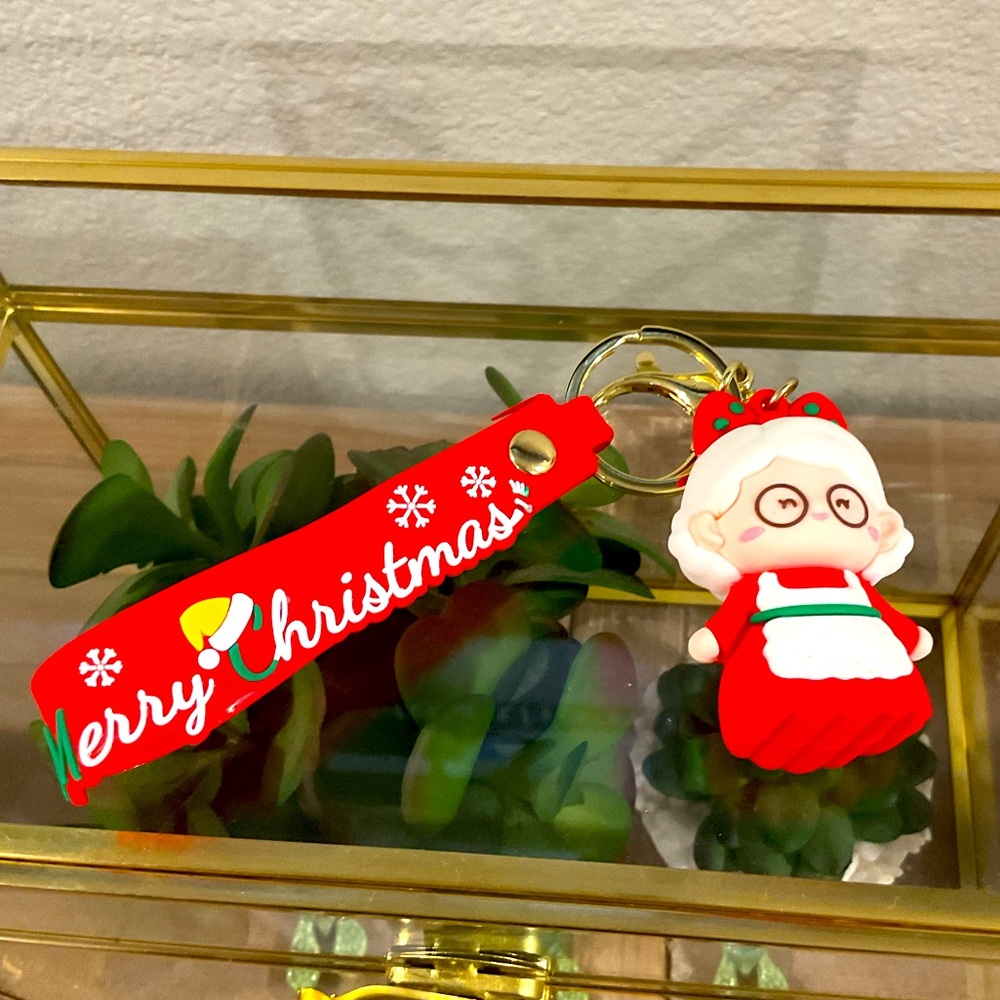 Oh so cute Mrs. Claus Keychain, Merry Christmas!